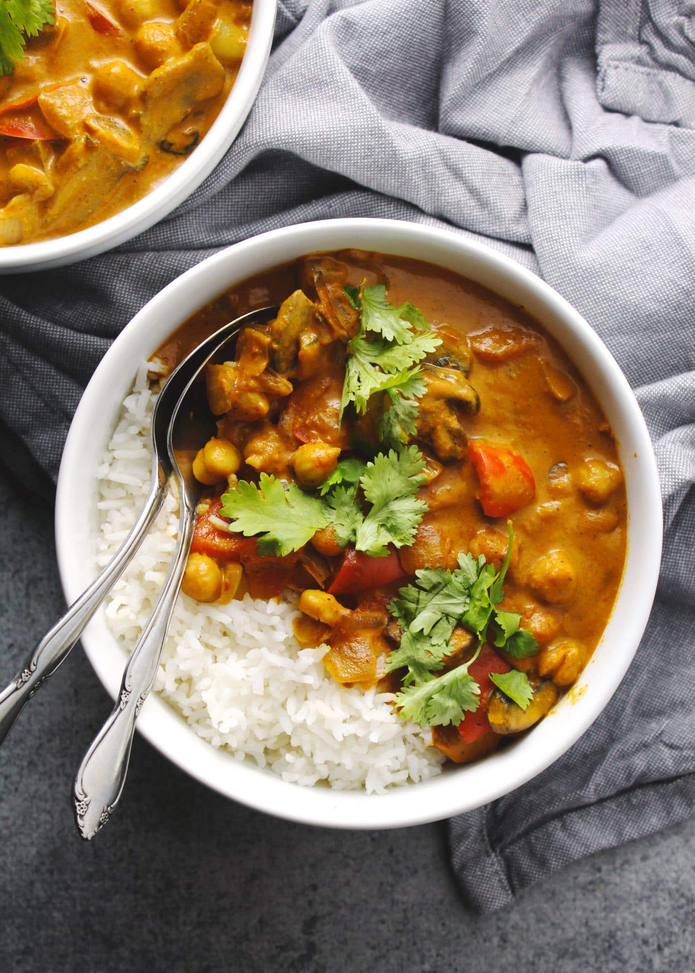 Vegetable Tikka Masala, because chicken doesn't have to have all the fun! This is a healthy and vegan take on a traditional Indian dish | via @AimeeMarsLiving | #Vegetable #Tikka #Masala #Vegan