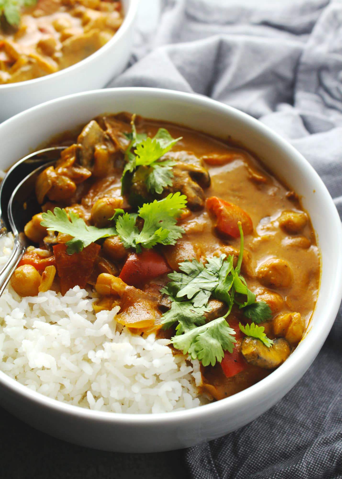 Vegetable Tikka Masala, because chicken doesn't have to have all the fun! This is a healthy and vegan take on a traditional Indian dish | via @AimeeMarsLiving | #Vegetable #Tikka #Masala #Vegan