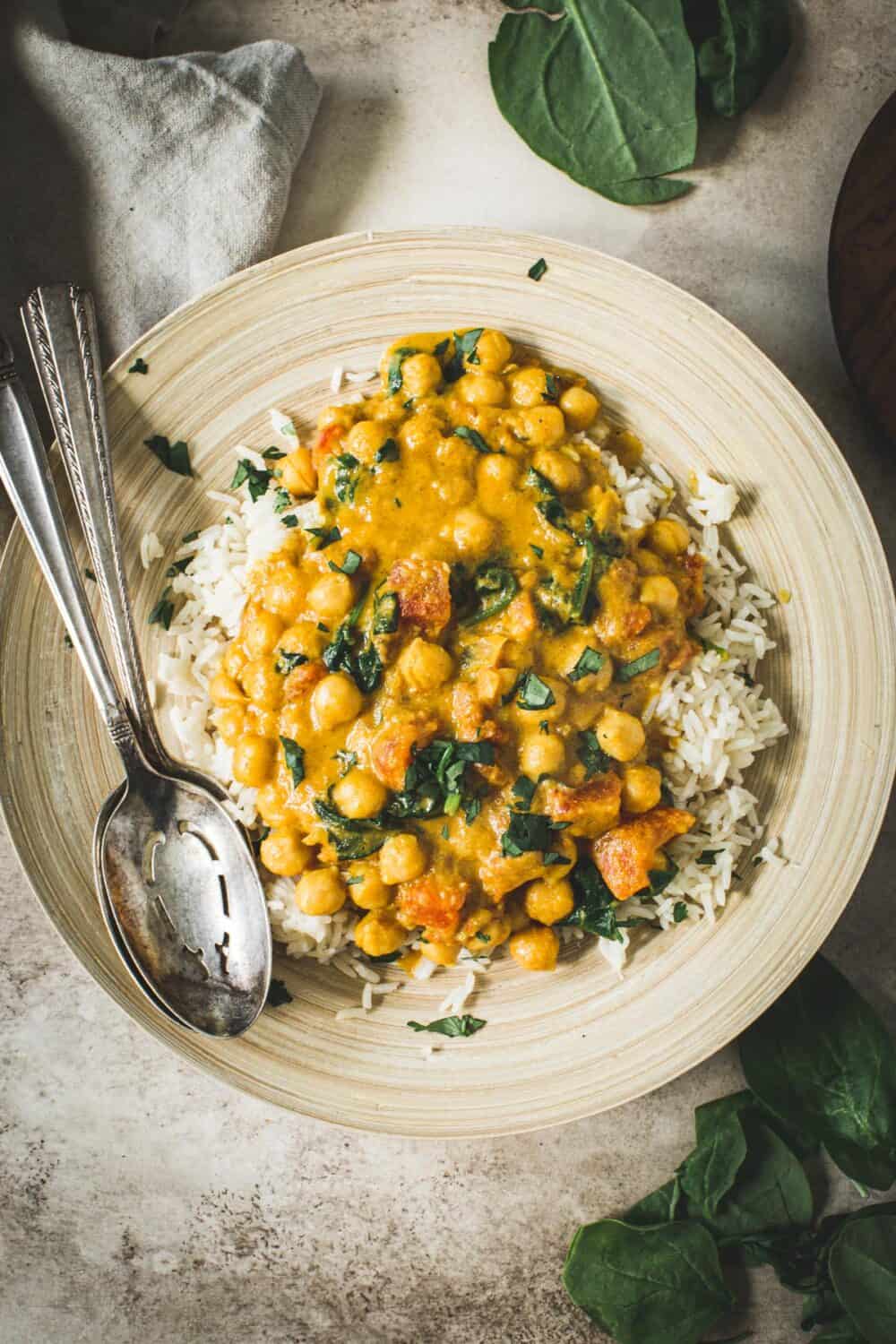 20 Minute Chickpea Curry Over Cauliflower Rice