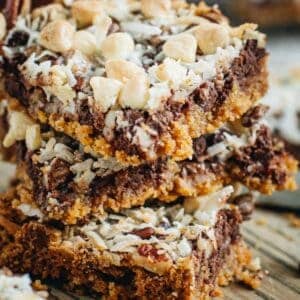 Hello Dolly squares stacked on top of each other.