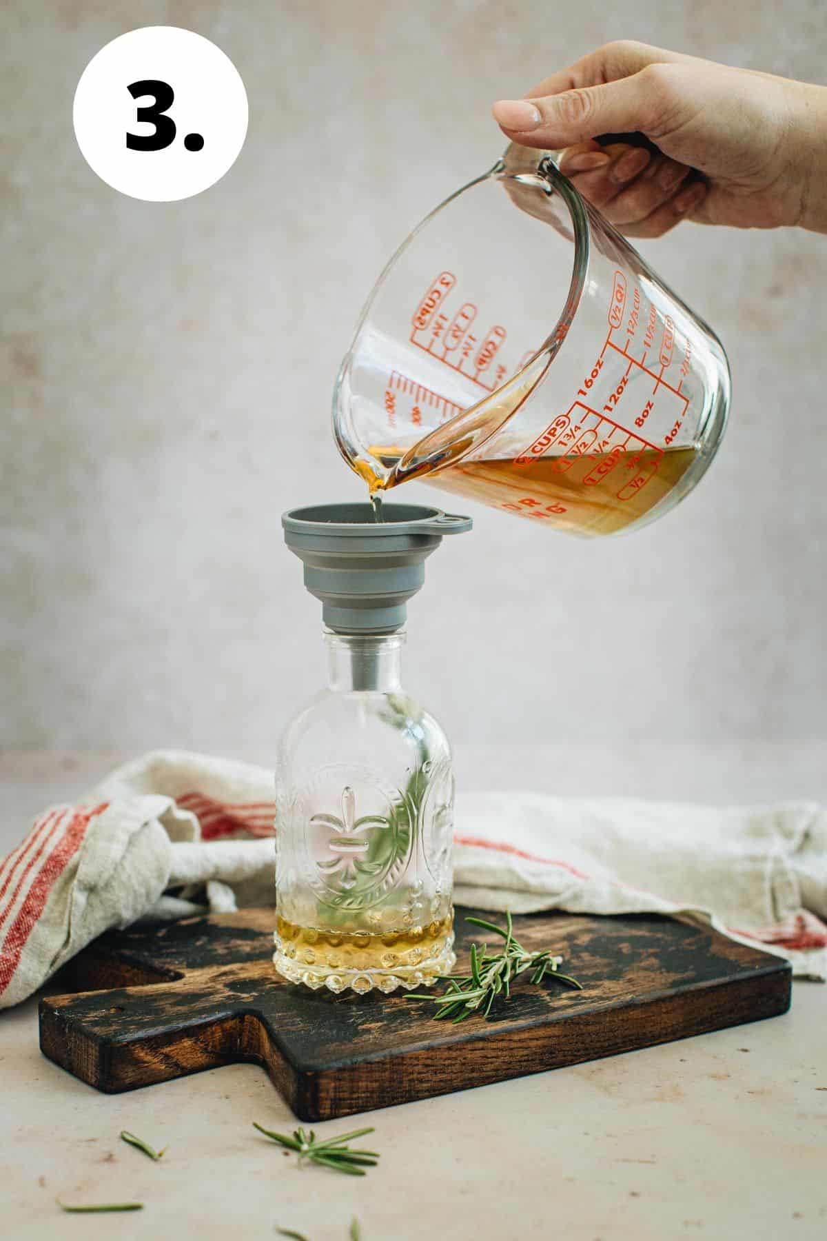 Process step 3 for making rosemary syrup.